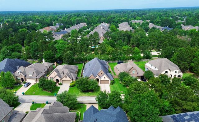 116 Wade Pointe Drive, Montgomery, TX 77316