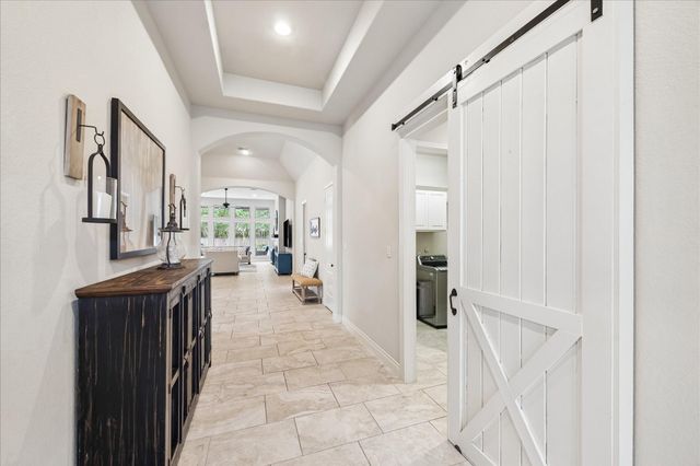 116 Wade Pointe Drive, Montgomery, TX 77316