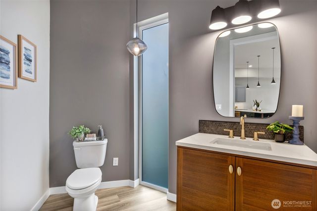 10035 NE 196th. Place, Bothell, WA 98011