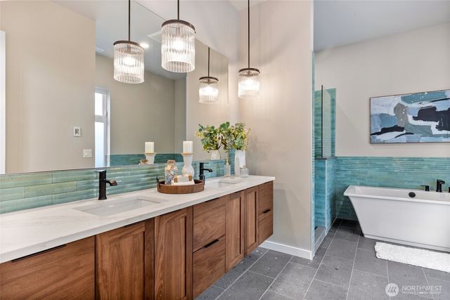 10035 NE 196th. Place, Bothell, WA 98011