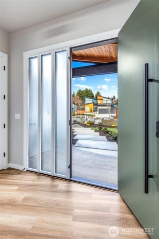 10035 NE 196th. Place, Bothell, WA 98011