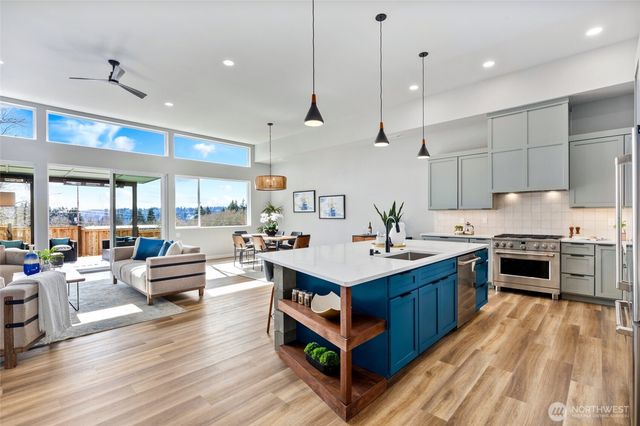 10035 NE 196th. Place, Bothell, WA 98011