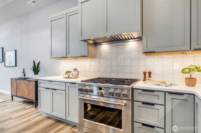 10035 NE 196th. Place, Bothell, WA 98011