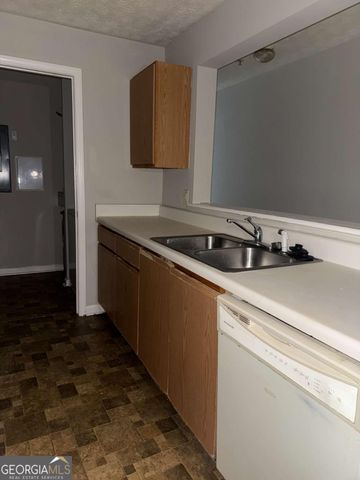 2203 Par Three Way, Lithonia, GA 30038