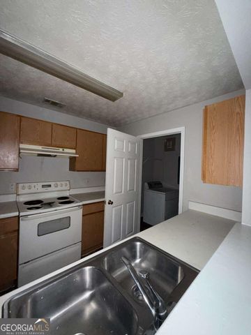 2203 Par Three Way, Lithonia, GA 30038