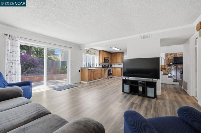 15 Plumas Ct, Bay Point, CA 94565