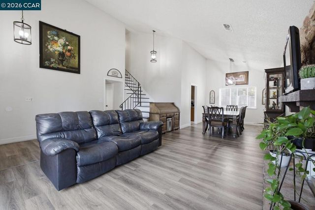 15 Plumas Ct, Bay Point, CA 94565