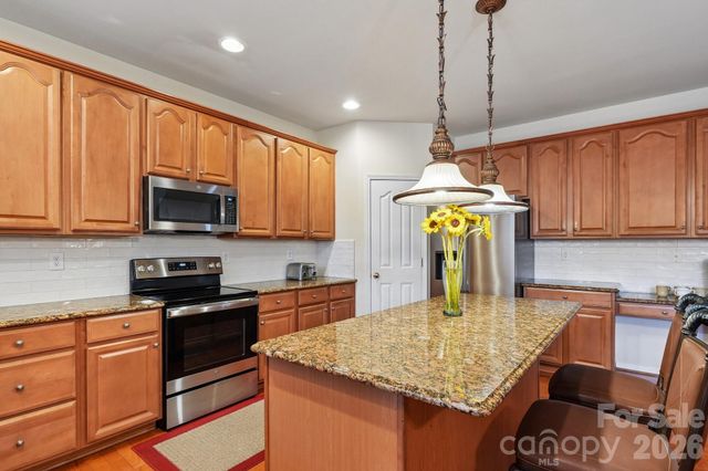 7809 Pinecroft Court, Harrisburg, NC 28075