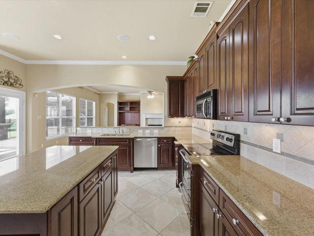 11029 Owl Creek Drive, Fort Worth, TX 76179