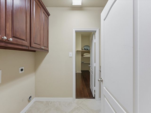 11029 Owl Creek Drive, Fort Worth, TX 76179