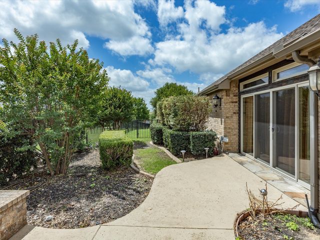 11029 Owl Creek Drive, Fort Worth, TX 76179