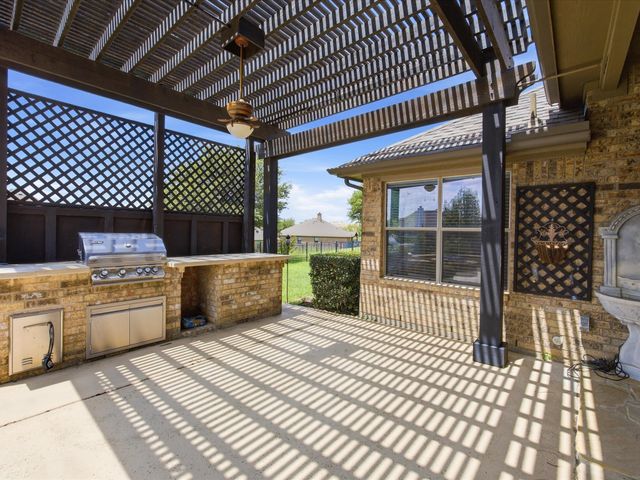 11029 Owl Creek Drive, Fort Worth, TX 76179