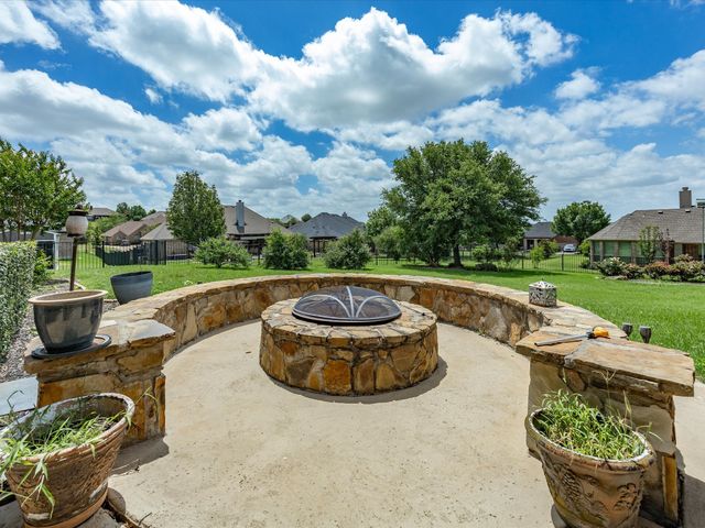 11029 Owl Creek Drive, Fort Worth, TX 76179