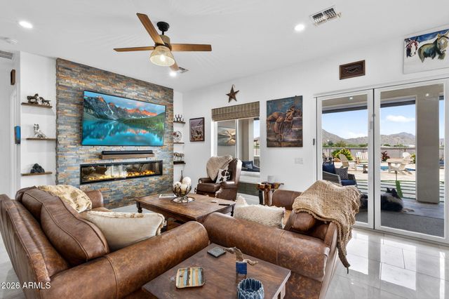 6786 W PALOMINO Way, Coolidge, AZ 85128