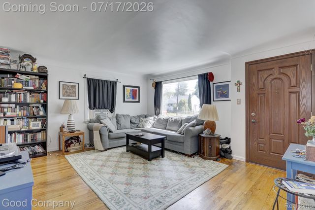 23465 Hazelwood Avenue, Hazel Park, MI 48030