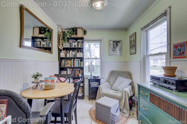 23465 Hazelwood Avenue, Hazel Park, MI 48030