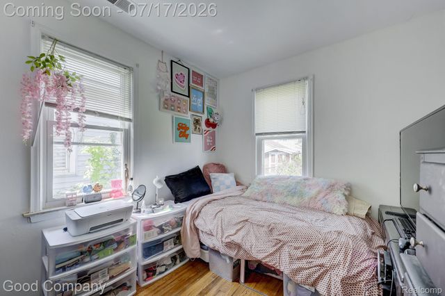 23465 Hazelwood Avenue, Hazel Park, MI 48030