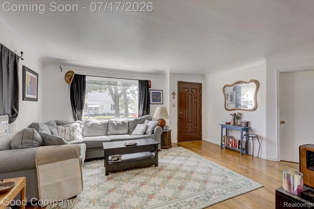 23465 Hazelwood Avenue, Hazel Park, MI 48030