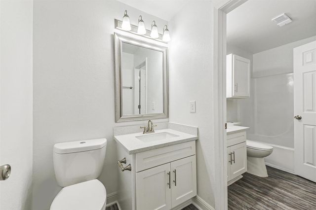 1111 W Main Street 4104, League City, TX 77573