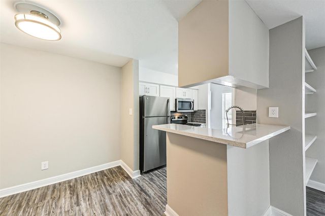 1111 W Main Street 4104, League City, TX 77573