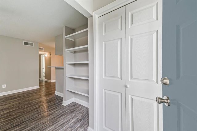 1111 W Main Street 4104, League City, TX 77573
