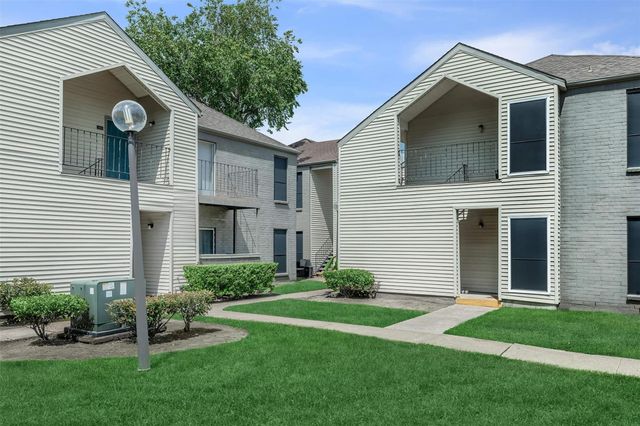 1111 W Main Street 4104, League City, TX 77573