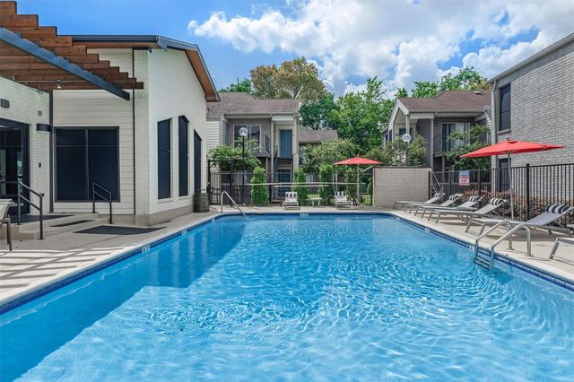 1111 W Main Street 4104, League City, TX 77573
