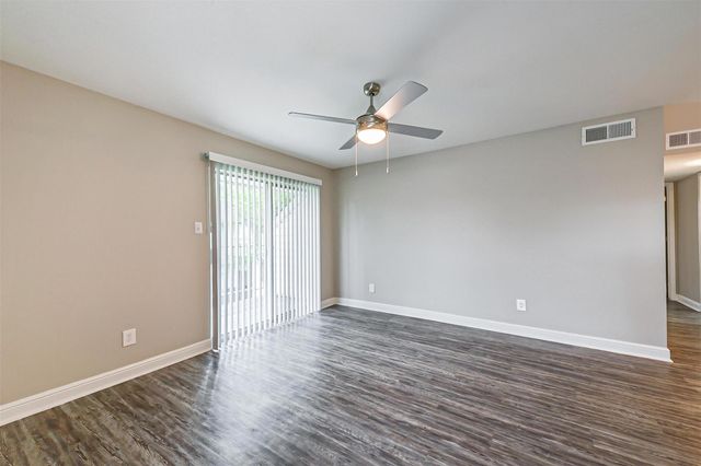 1111 W Main Street 4104, League City, TX 77573