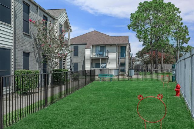 1111 W Main Street 4104, League City, TX 77573