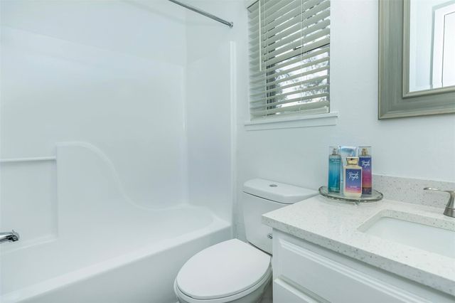 1111 W Main Street 4104, League City, TX 77573