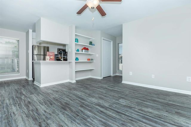 1111 W Main Street 4104, League City, TX 77573