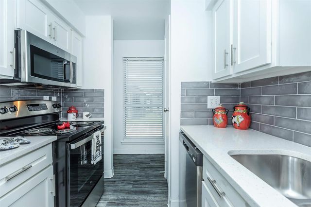 1111 W Main Street 4104, League City, TX 77573
