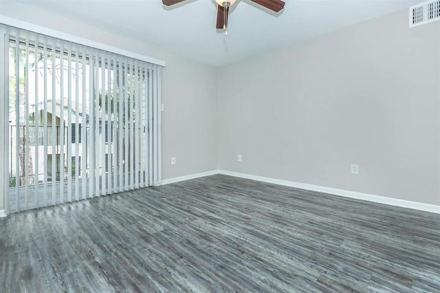 1111 W Main Street 4104, League City, TX 77573