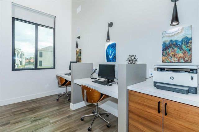1111 W Main Street 4104, League City, TX 77573