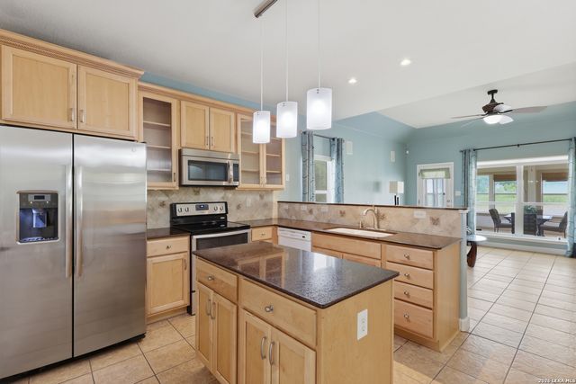 3800 Columbia, Cibolo, TX 78108