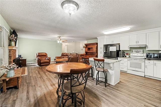 1848 Woodglo Drive, Asheboro, NC 27205