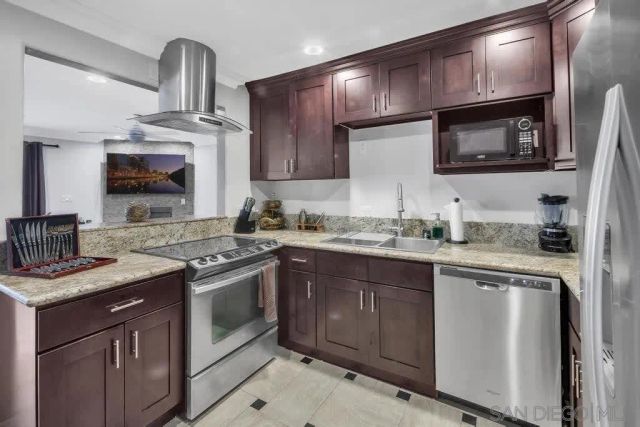 711 Island Ct 1, Mission Beach, CA 92109