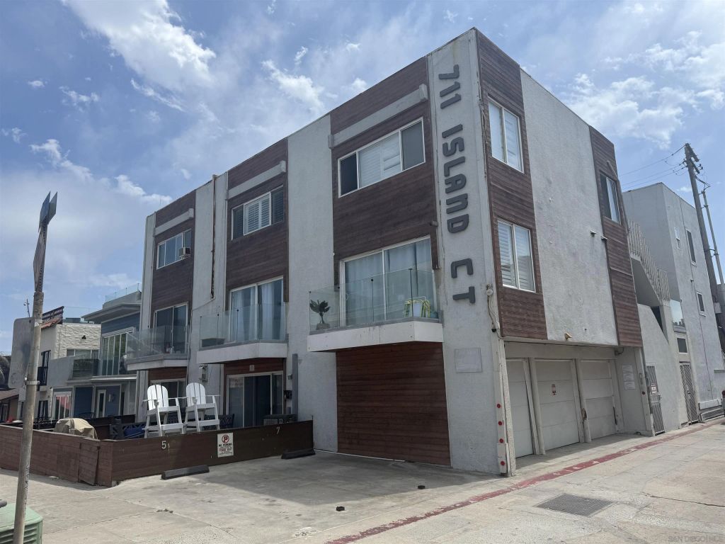 711 Island Ct 1, Mission Beach, CA 92109