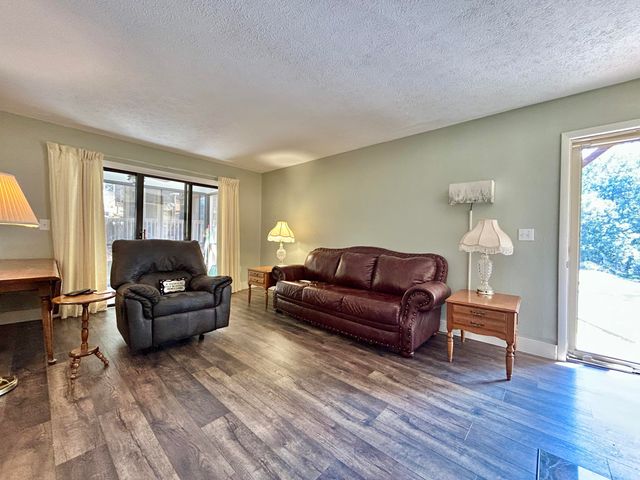 43-4 Woodson Bend, Bronston, KY 42518