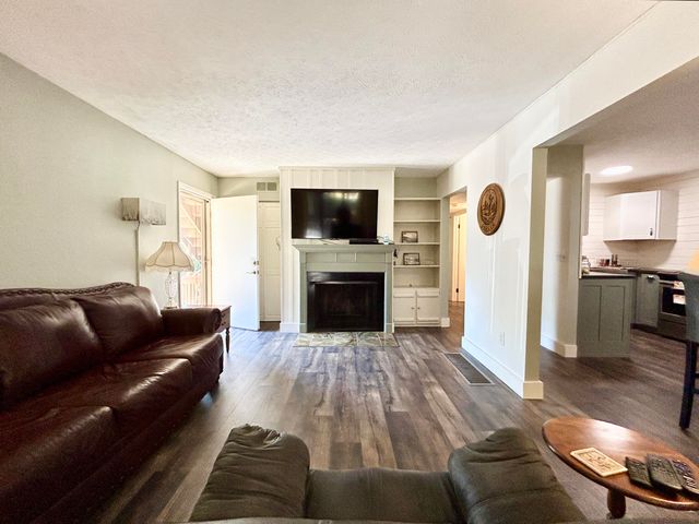 43-4 Woodson Bend, Bronston, KY 42518