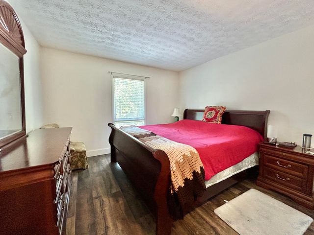 43-4 Woodson Bend, Bronston, KY 42518