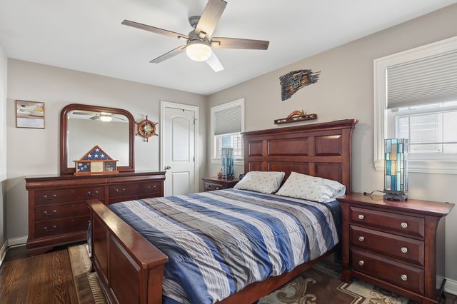 4565 N McVicker Avenue, Chicago, IL 60630