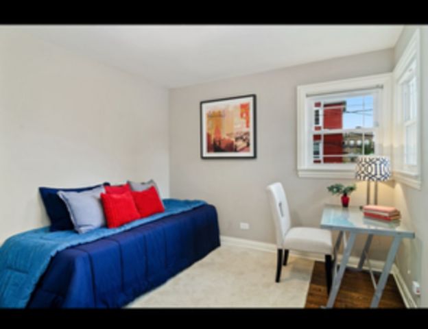 4565 N McVicker Avenue, Chicago, IL 60630