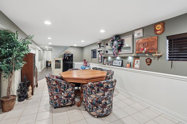 4565 N McVicker Avenue, Chicago, IL 60630