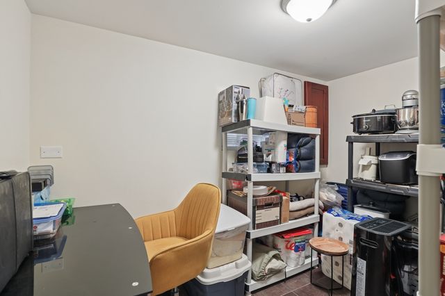 4565 N McVicker Avenue, Chicago, IL 60630