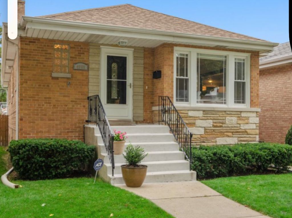 4565 N McVicker Avenue, Chicago, IL 60630