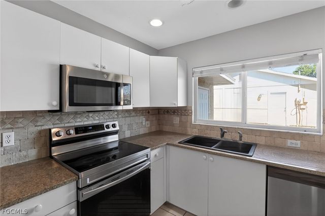 17429 Connecticut RD, Fort Myers, FL 33967