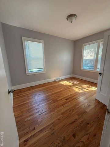 15860 Normandy Street, Detroit, MI 48238
