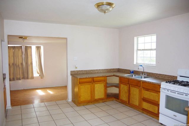546 RICE RD, San Antonio, TX 78220
