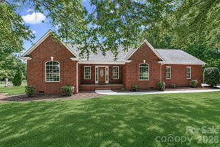 115 Seven Springs Loop, Statesville, NC 28625